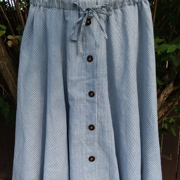 YOULANYASI Dresses & Skirts - NWOT Very Full A line Skirt